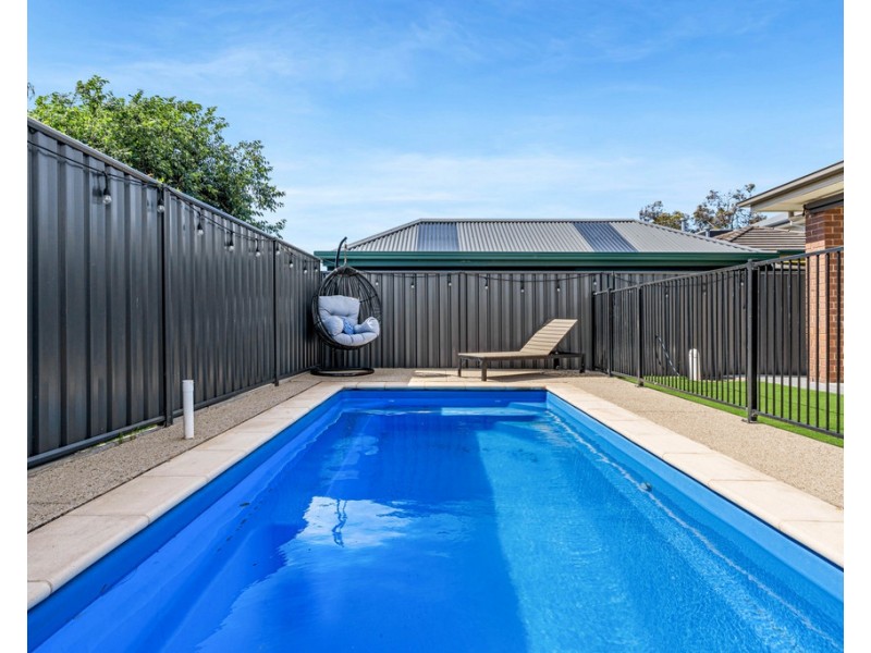 4 Dampier Avenue, Findon SA 5023