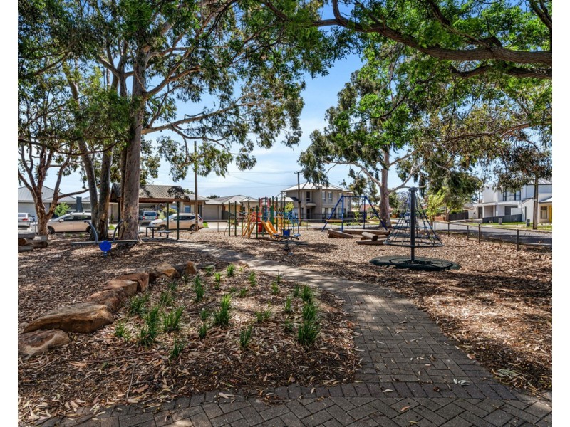 4 Dampier Avenue, Findon SA 5023