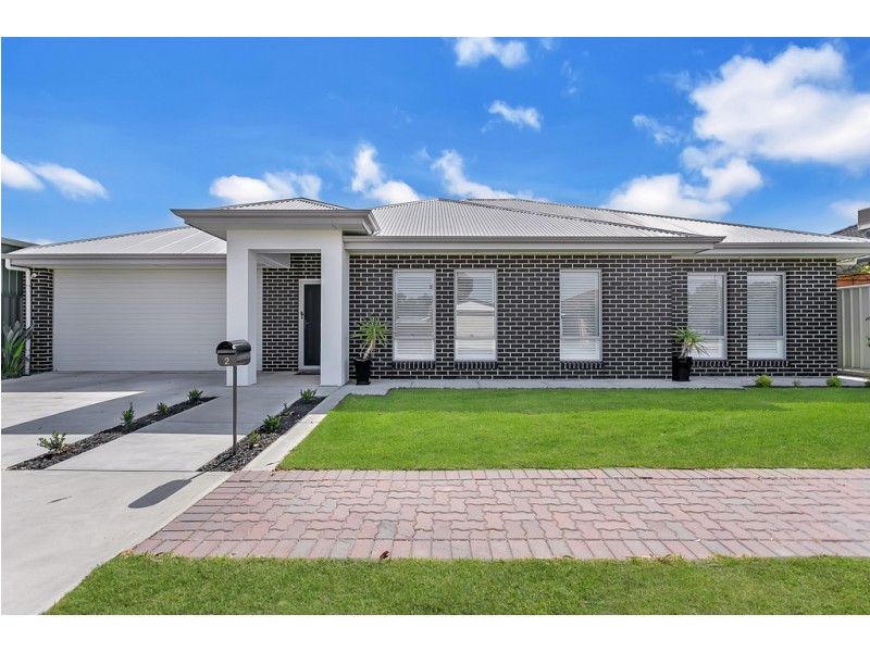 2 Ian Street, Grange SA 5022