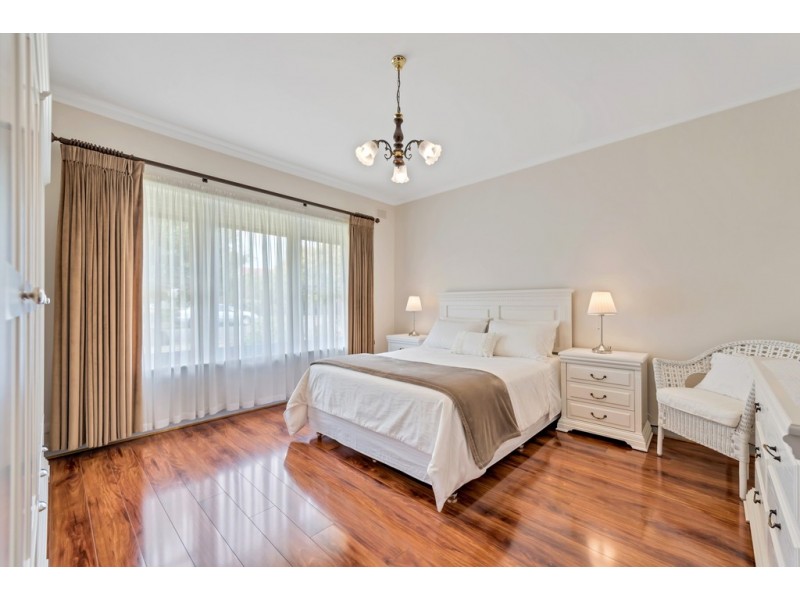 21 Ayton Avenue, Fulham SA 5024