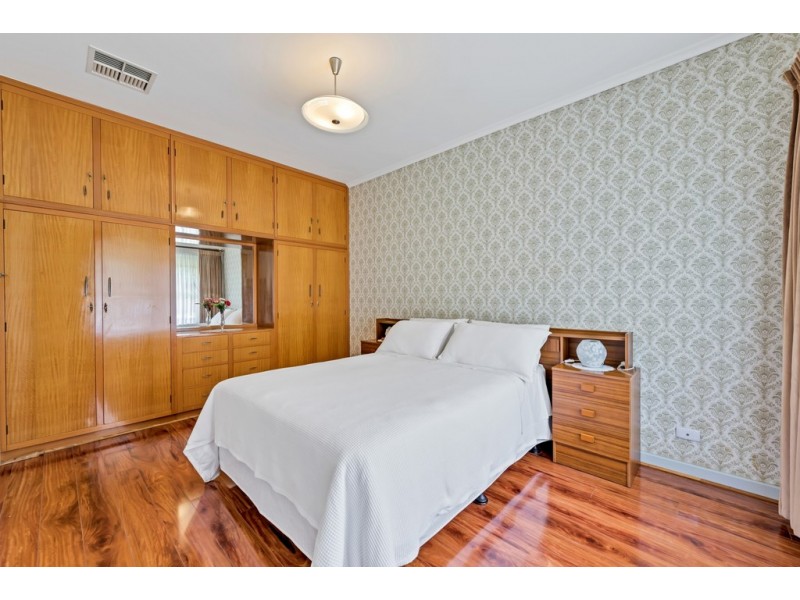 21 Ayton Avenue, Fulham SA 5024