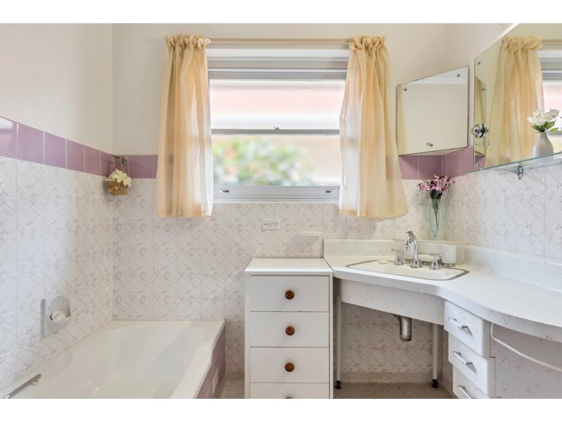 21 Ayton Avenue, Fulham SA 5024