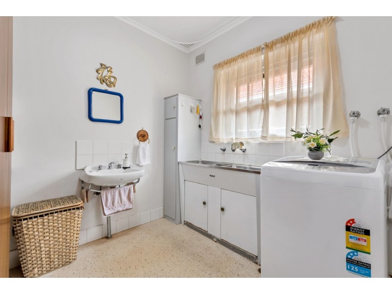 21 Ayton Avenue, Fulham SA 5024