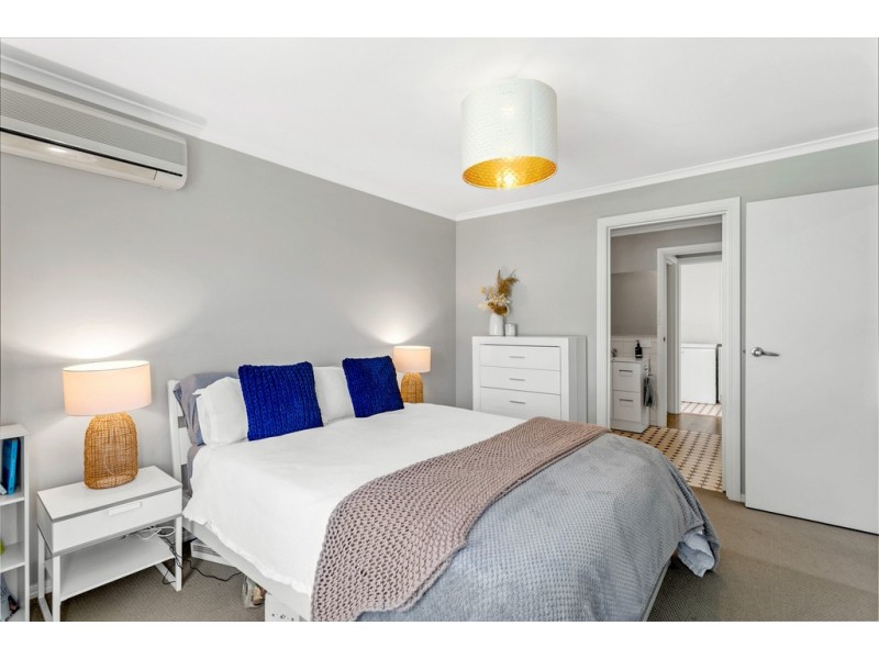 2/4 Burnley Street, Henley Beach South SA 5022