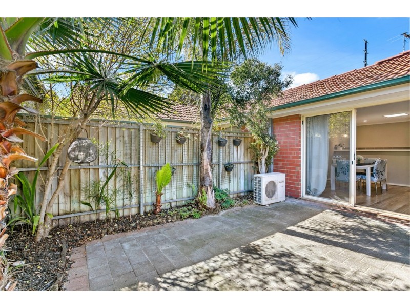 2/4 Burnley Street, Henley Beach South SA 5022