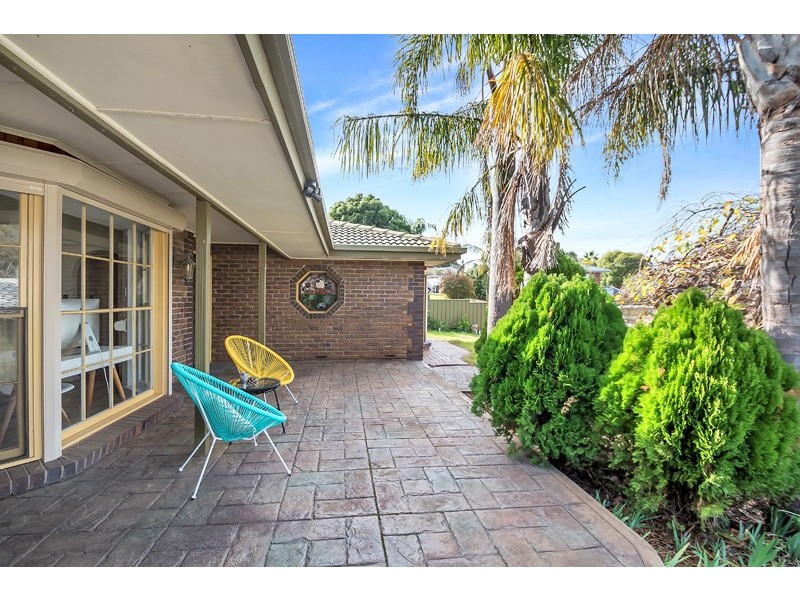 6 Terrigal Court, Redwood Park SA 5097