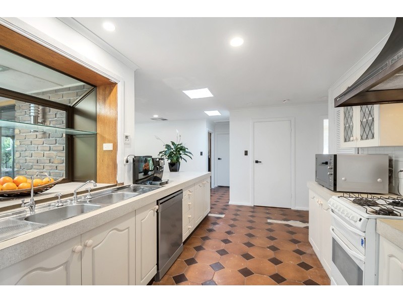 6 Terrigal Court, Redwood Park SA 5097