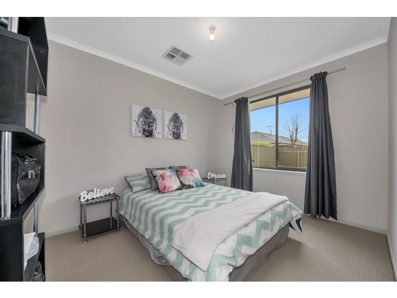 145 President Avenue, Andrews Farm SA 5114