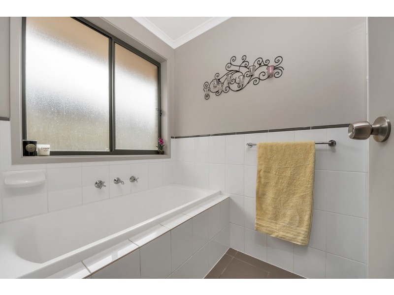 145 President Avenue, Andrews Farm SA 5114