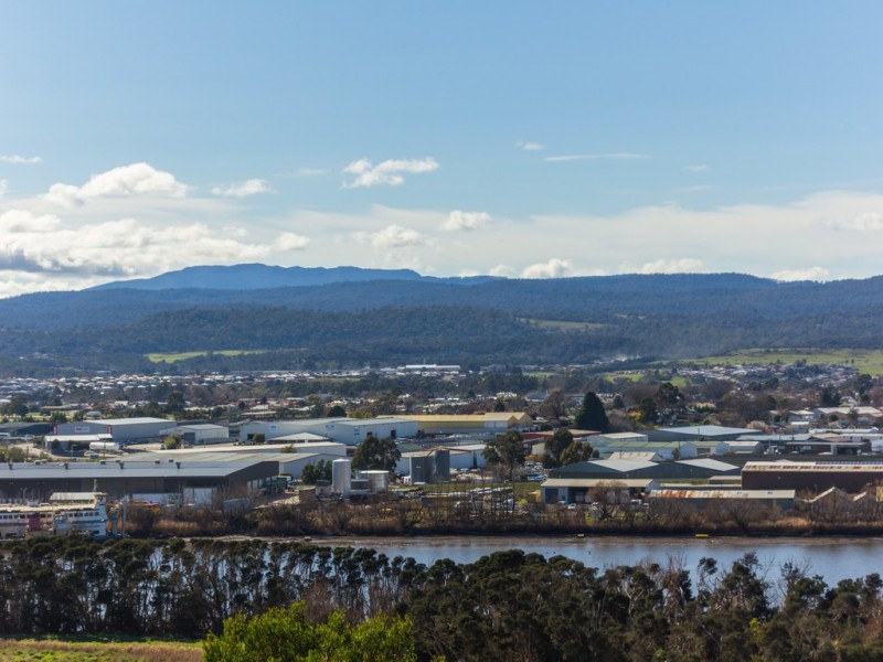 52 Forest Road, Trevallyn TAS 7250