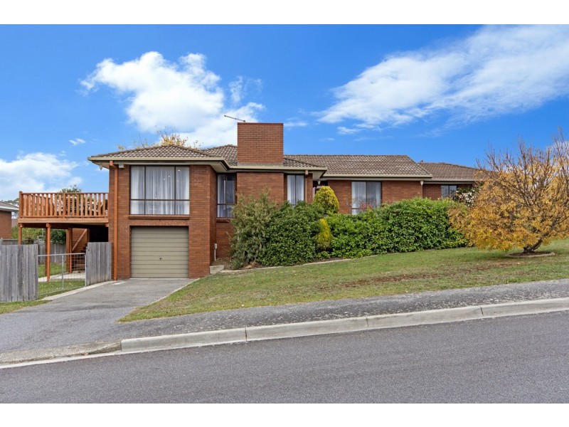 13 Benwerrin Crescent, Norwood TAS 7250