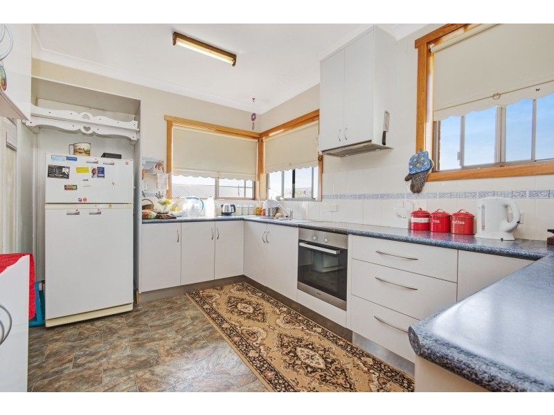 148 Charles Street, Beauty Point TAS 7270