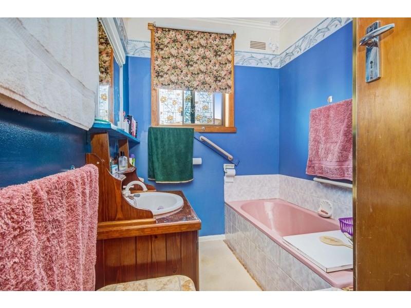 148 Charles Street, Beauty Point TAS 7270