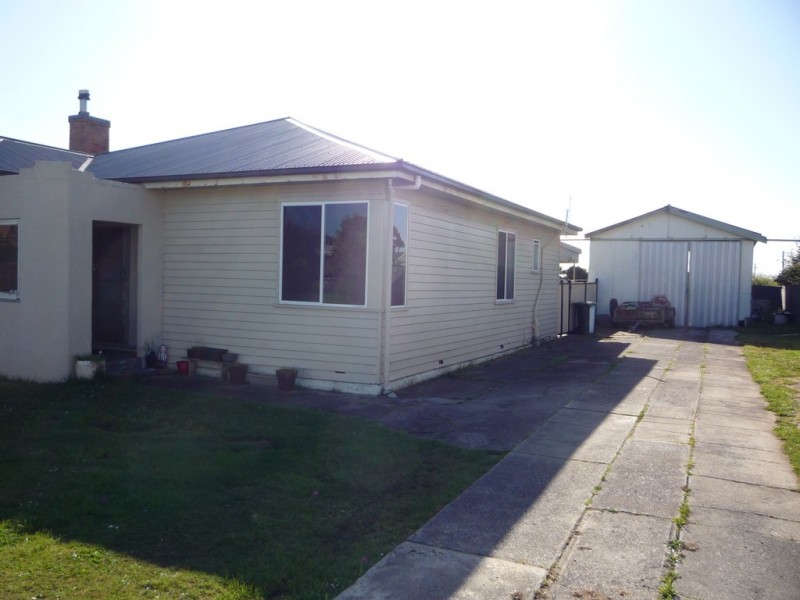 8 Kitchener Avenue, Beauty Point TAS 7270