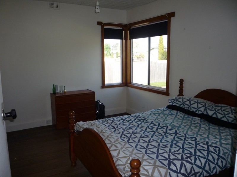 8 Kitchener Avenue, Beauty Point TAS 7270