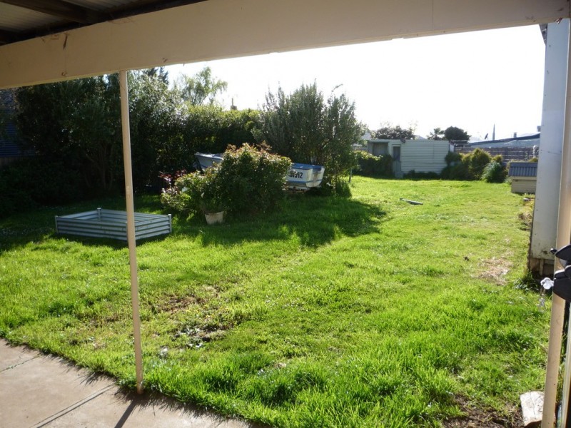 8 Kitchener Avenue, Beauty Point TAS 7270