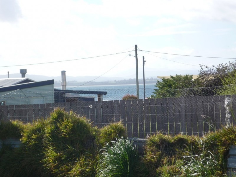 8 Kitchener Avenue, Beauty Point TAS 7270