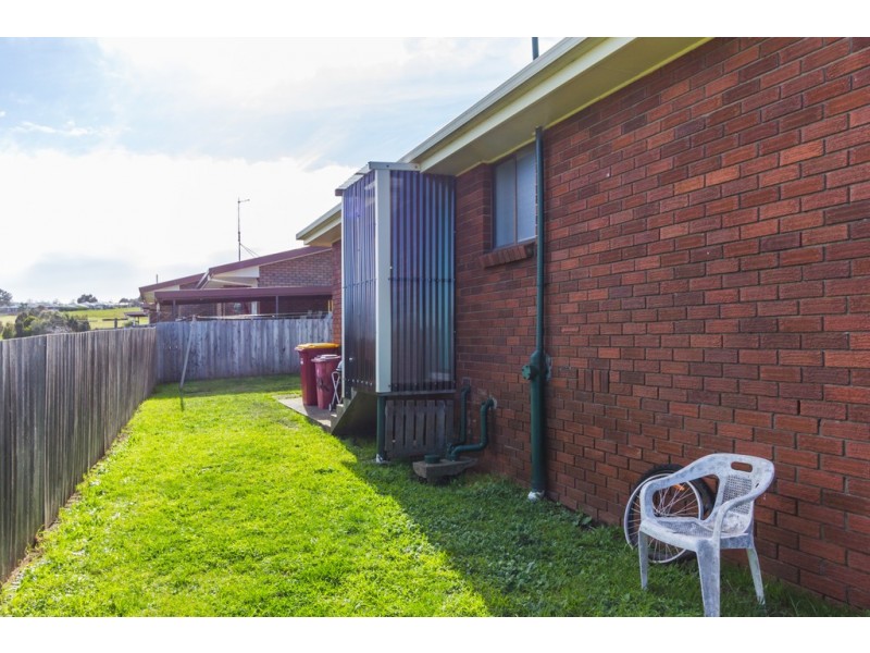 3 and 4/22 Bishops Drive, Newnham TAS 7248