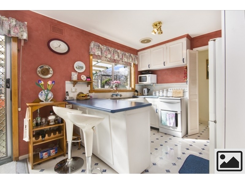 6 Rowland Crescent, Summerhill TAS 7250