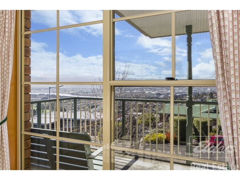 2 Tennyson Drive, Riverside TAS 7250