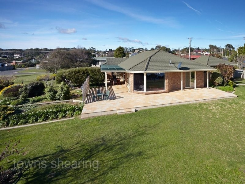2 Tamar Avenue, George Town TAS 7253