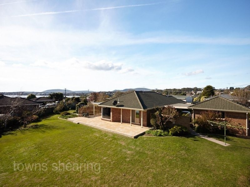 2 Tamar Avenue, George Town TAS 7253