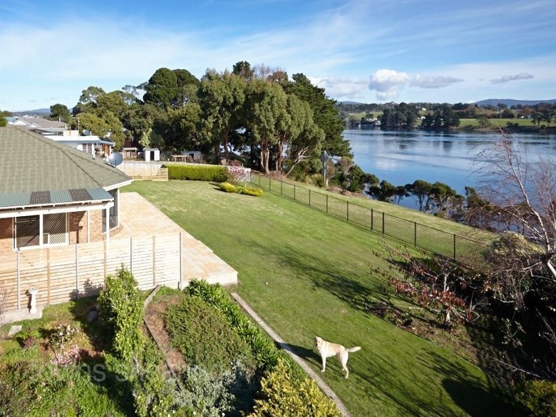 2 Tamar Avenue, George Town TAS 7253