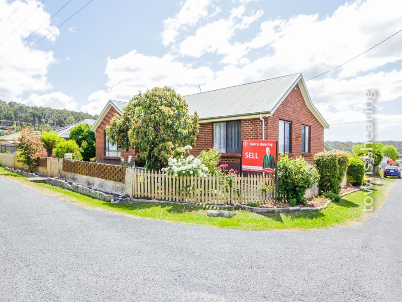 2 Sorell Street, Beaconsfield TAS 7270