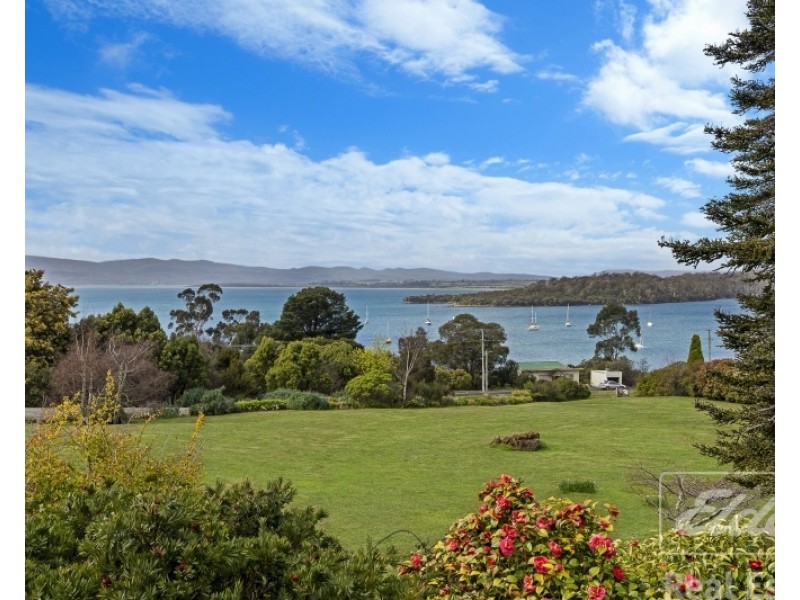 77 Flinders Street, Beauty Point TAS 7270