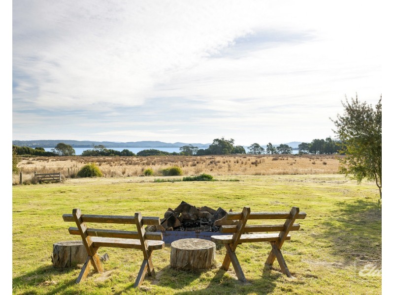 1069 Windermere Road, Swan Bay TAS 7252