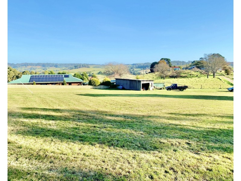 8 Clover Hill Road, Lebrina TAS 7254