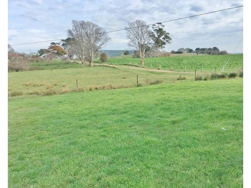 8 Clover Hill Road, Lebrina TAS 7254