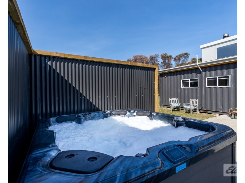 36 Bluff Road, Whitemark TAS 7255