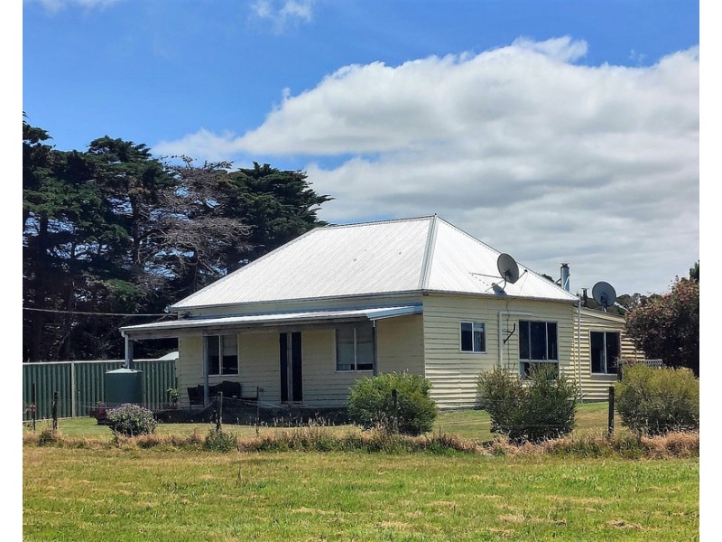 883 Coast Road, Lady Barron TAS 7255