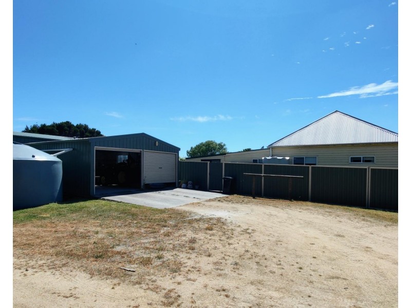 883 Coast Road, Lady Barron TAS 7255