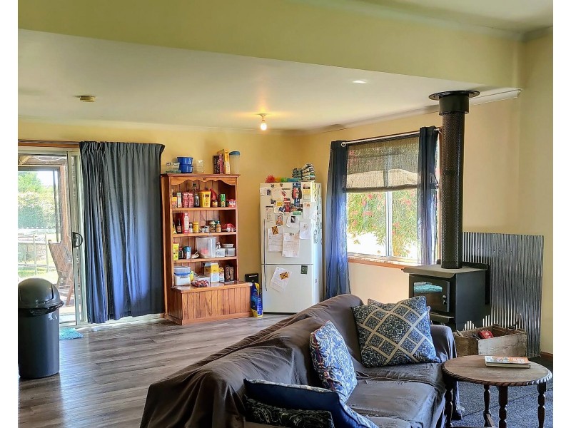 883 Coast Road, Lady Barron TAS 7255