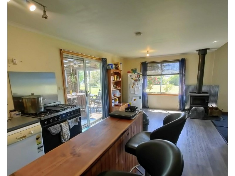 883 Coast Road, Lady Barron TAS 7255