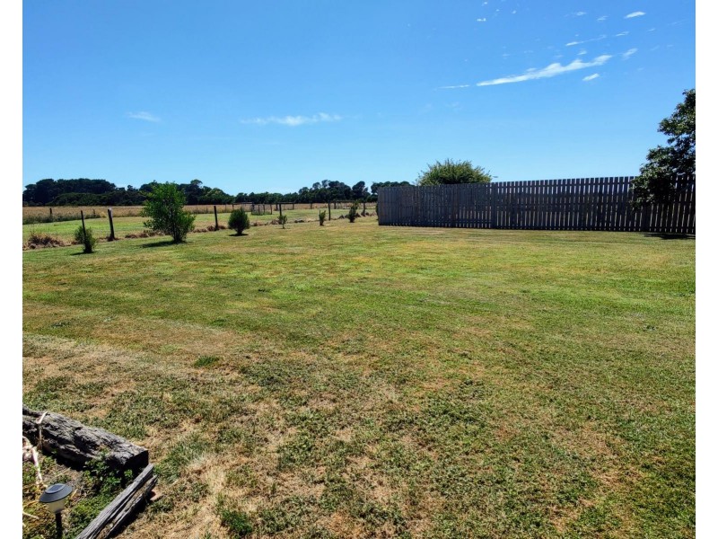 883 Coast Road, Lady Barron TAS 7255