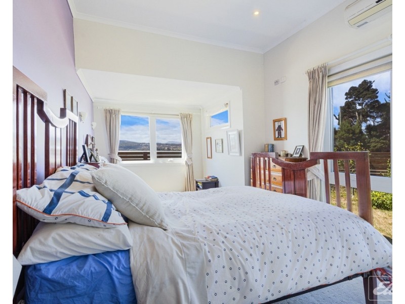 7 Beach Road, Gravelly Beach TAS 7276