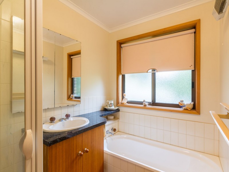 32 Vermeer Avenue, Newnham TAS 7248