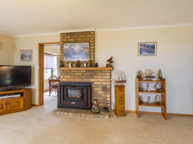 32 Vermeer Avenue, Newnham TAS 7248