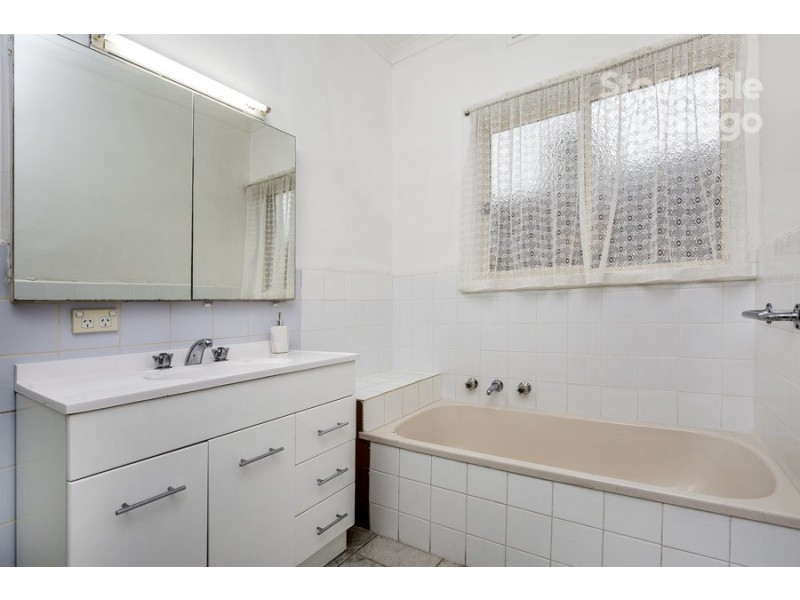 123 Glenroy Road, Glenroy VIC 3046