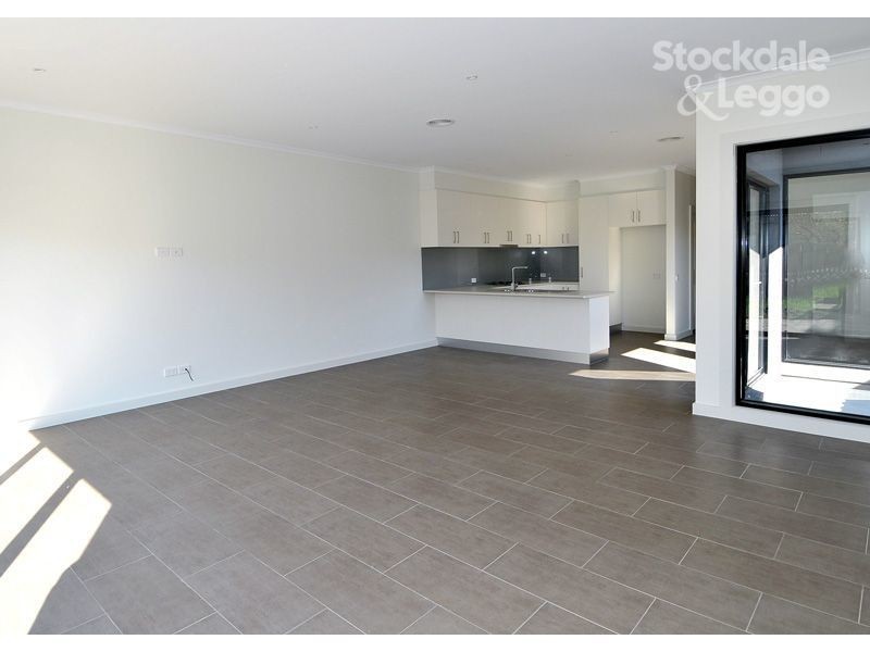 1/180 Melbourne Ave, Glenroy VIC 3046