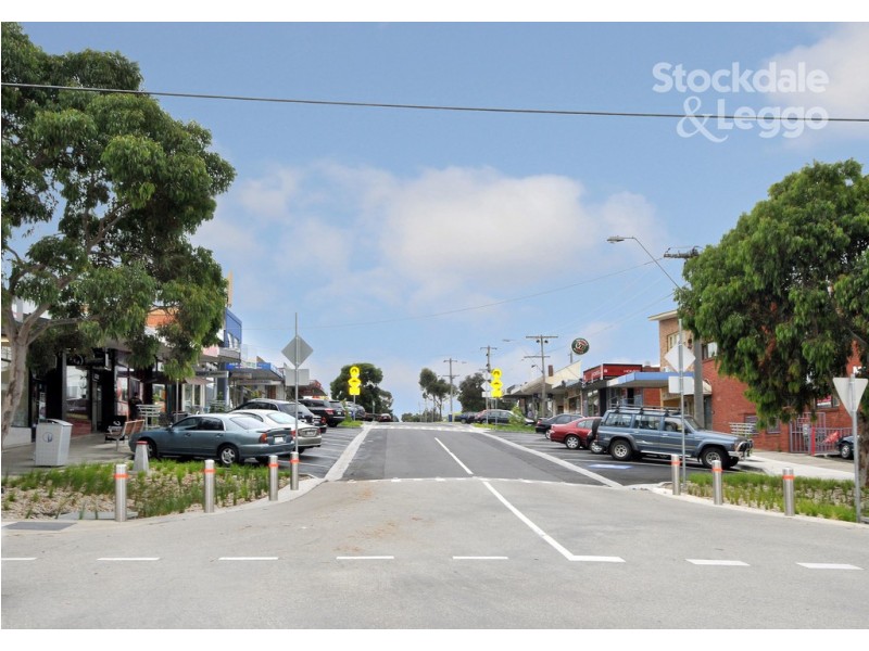 20 Lex Grove, Oak Park VIC 3046