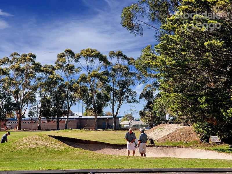 20 Lex Grove, Oak Park VIC 3046