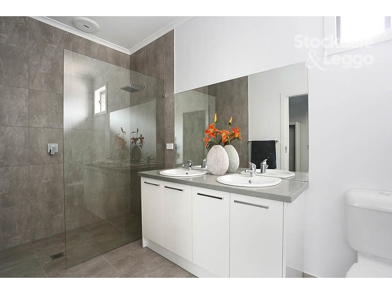 2/13 Becket Street South, Glenroy VIC 3046