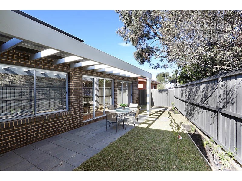 2/13 Becket Street South, Glenroy VIC 3046
