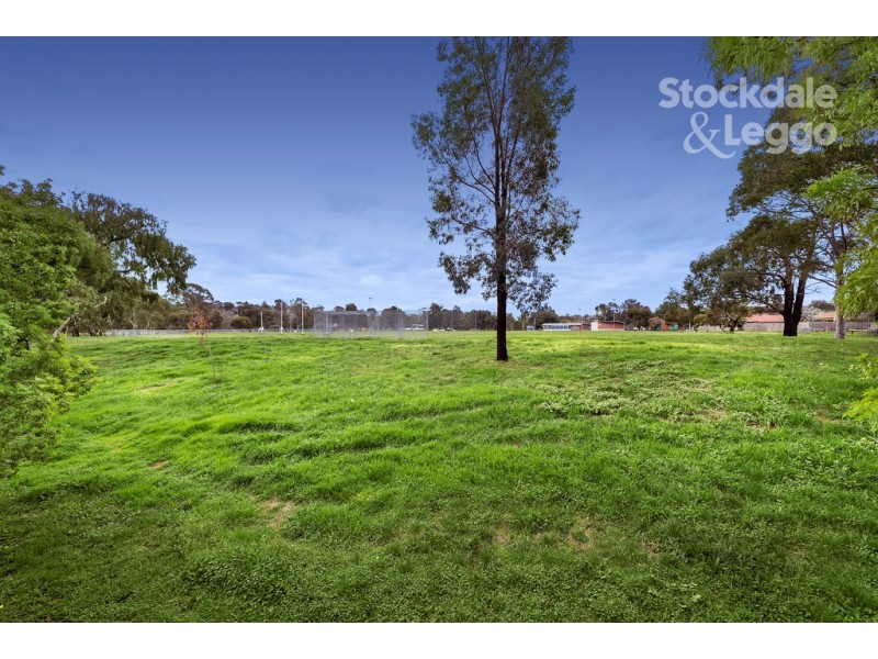 4/13 Sylvester Street, Oak Park VIC 3046