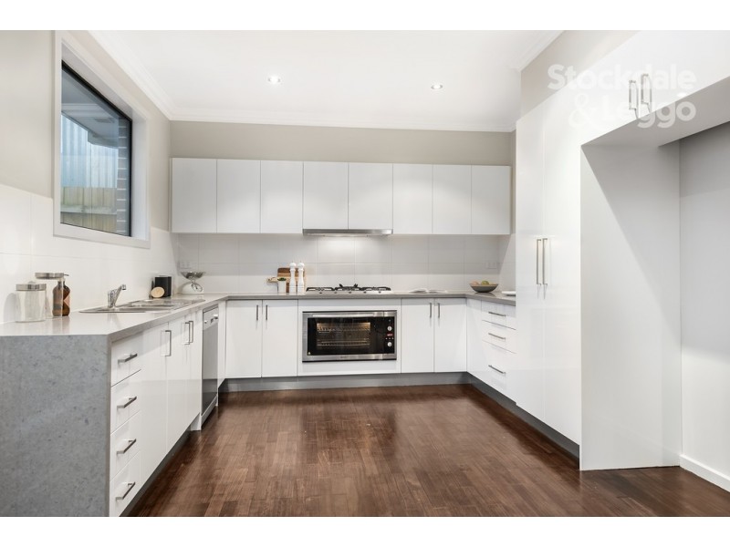 4/13 Sylvester Street, Oak Park VIC 3046