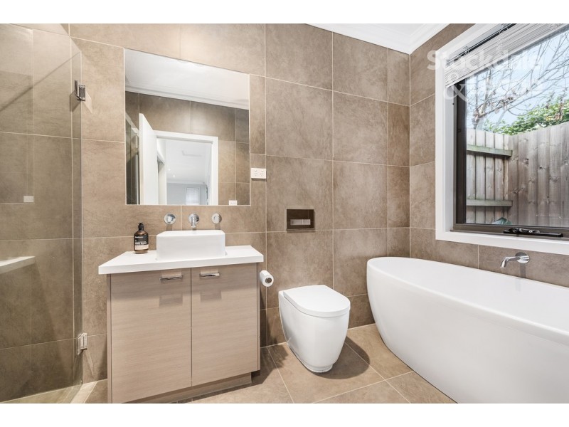 4/13 Sylvester Street, Oak Park VIC 3046